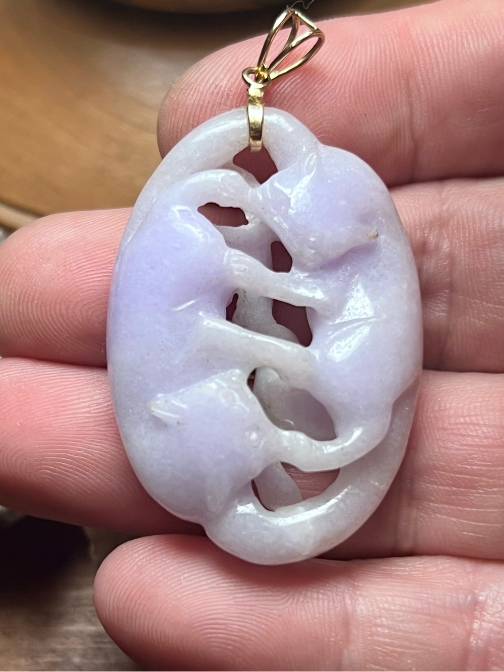 Vintage 14k lavender jade cat pendant